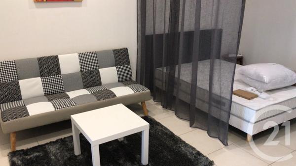Immeuble à vendre  210 m 2   GIVORS  - 69