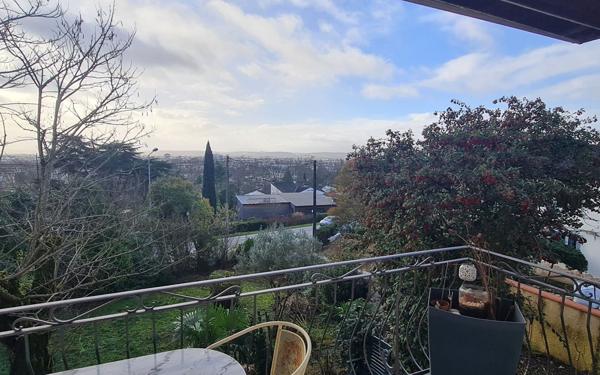 Maison à vendre    6 pièces •  Agen