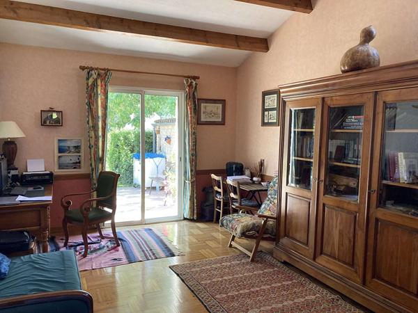 Maison Nieul sur Mer, 3 chambres, 3 garages, piscine, dépendances.