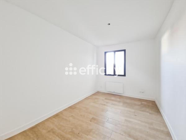 Appartement
         4 pièces
        - 86 m² Bien prestige 541 000 € *