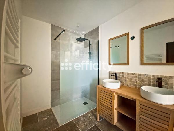 Appartement
         4 pièces
        - 86 m² Bien prestige 541 000 € *