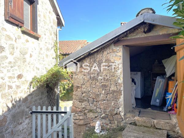 Maison de pierre rénovée avec jardin, dépendances