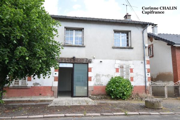 Dpt Allier (03), à vendre MONTCOMBROUX LES MINES ancien commerce avec deux appartements