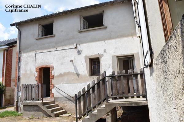 Dpt Allier (03), à vendre MONTCOMBROUX LES MINES ancien commerce avec deux appartements