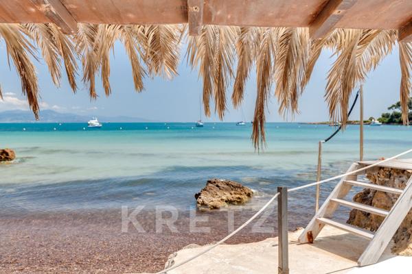 Villa iconique avec accès direct à la mer et plage