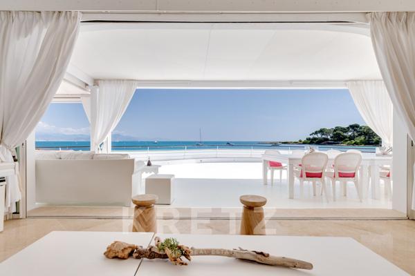 Villa iconique avec accès direct à la mer et plage