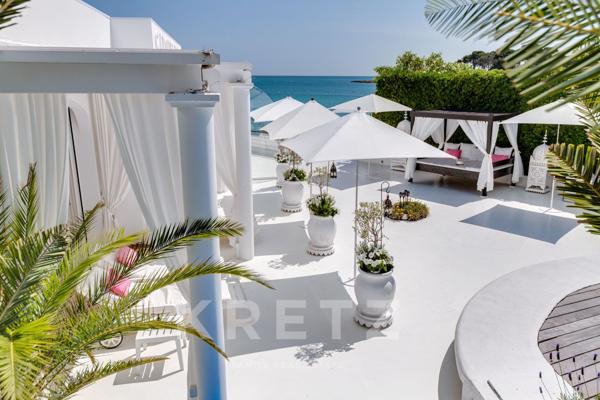 Villa iconique avec accès direct à la mer et plage