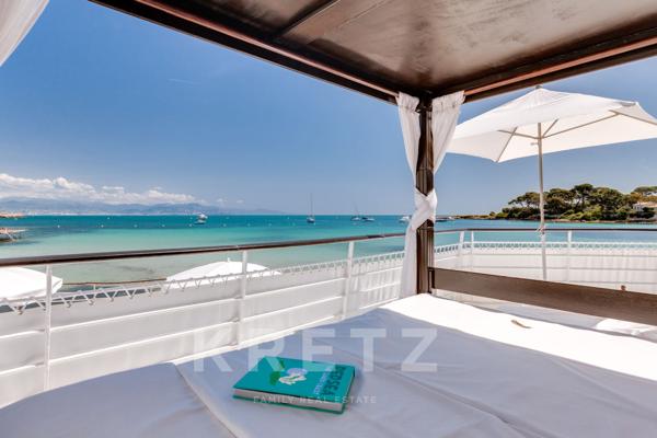 Villa iconique avec accès direct à la mer et plage