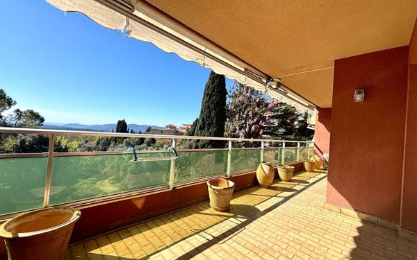 Appartement à vendre    3 pièces • 79 m2 Grasse