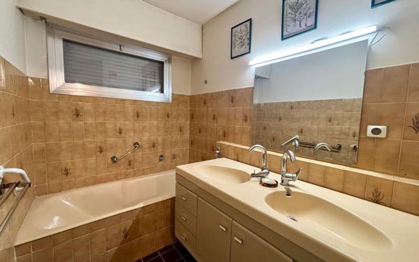Appartement à vendre    3 pièces • 79 m2 Grasse