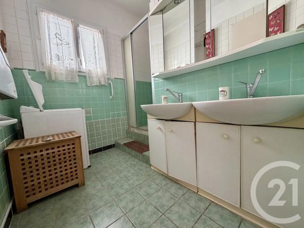 Appartement F4 à vendre  4 pièces - 90,93 m 2   TOULON  - 83