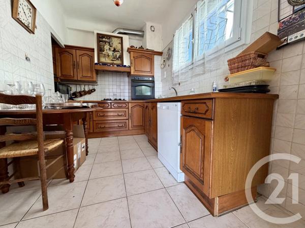 Appartement F4 à vendre  4 pièces - 90,93 m 2   TOULON  - 83