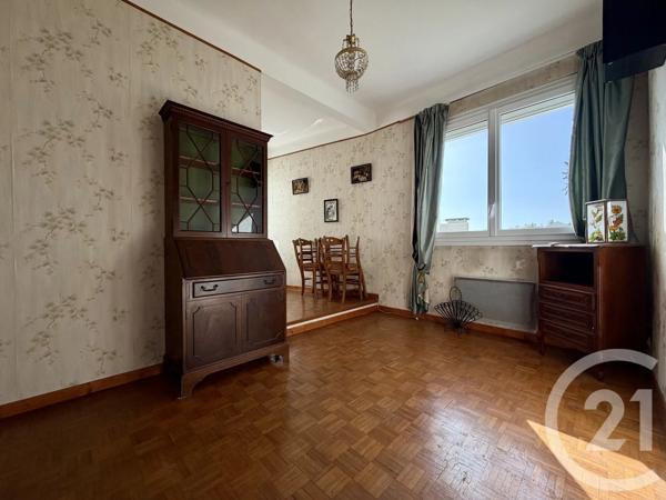 Appartement F4 à vendre  4 pièces - 90,93 m 2   TOULON  - 83
