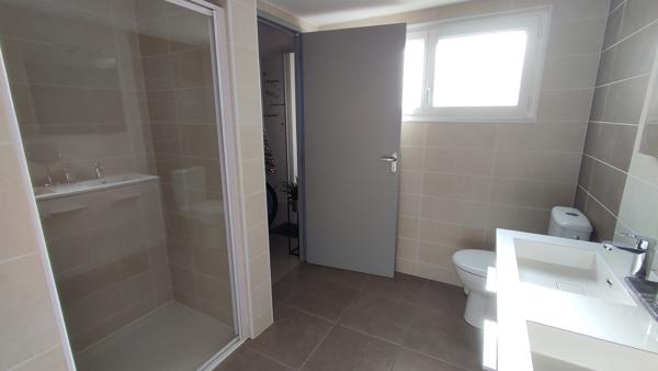 3 pièces 70 m² Duplex place de l'Eglise
