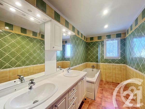 Maison à vendre  4 pièces - 107,75 m 2   CAVAILLON  - 84
