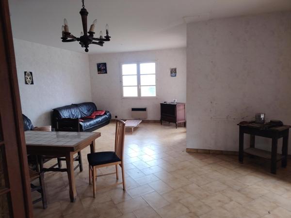 Grande maison avec terrain d’exception à découvrir et dépendance