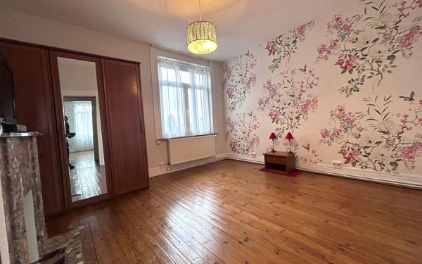 Maison à vendre    7 pièces • 214 m2 Douai