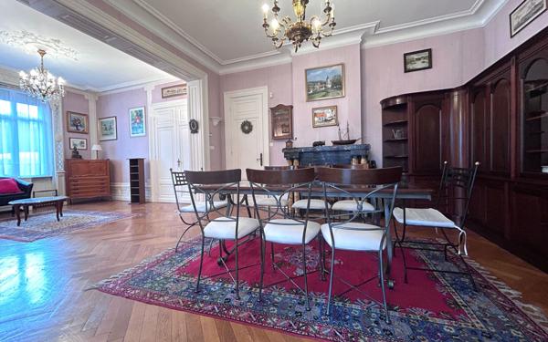 Maison à vendre    7 pièces • 214 m2 Douai