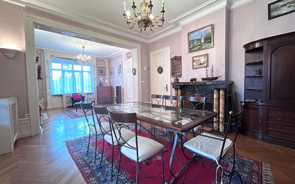 Maison à vendre    7 pièces • 214 m2 Douai