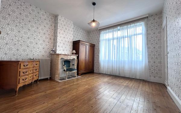 Maison à vendre    7 pièces • 214 m2 Douai