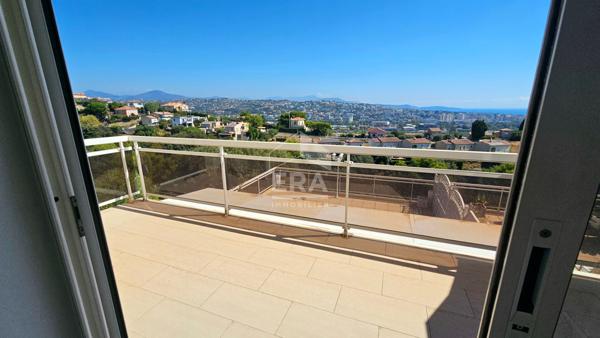 Appartement Duplex 4 pièces à louer avec vue mer et montagnes à Saint Laurent du Var
