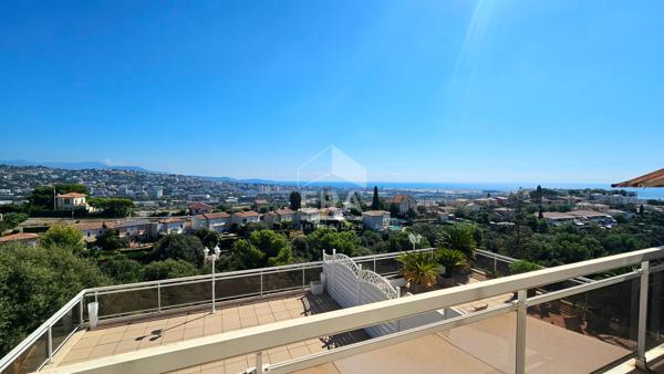 Appartement Duplex 4 pièces à louer avec vue mer et montagnes à Saint Laurent du Var