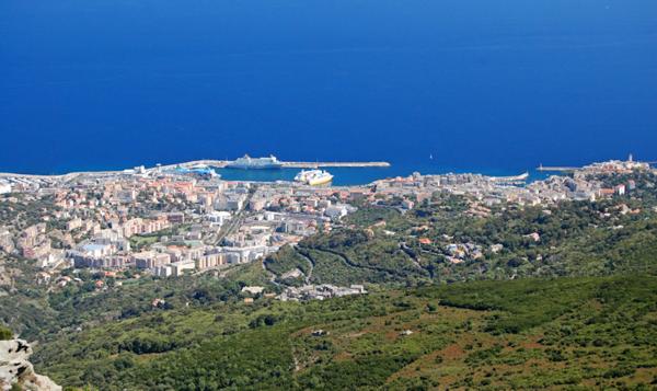 A VENDRE - TERRAINS NON CONSTRUTIBLE - BASTIA ET ALENTOURS
