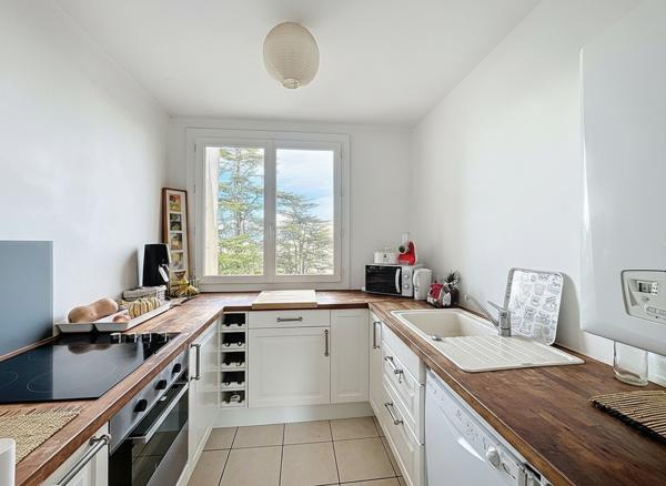 Appartement Toulouse 3 pièce(s) 79M2 avec balcon et place de parking