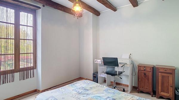 Maison à vendre à Barbaste - 5 chambres, garage et terrain