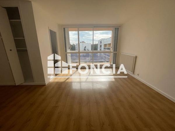 Location Studio 35.8 m² - LA VILLEPARC BAT 10 Elancourt 78990