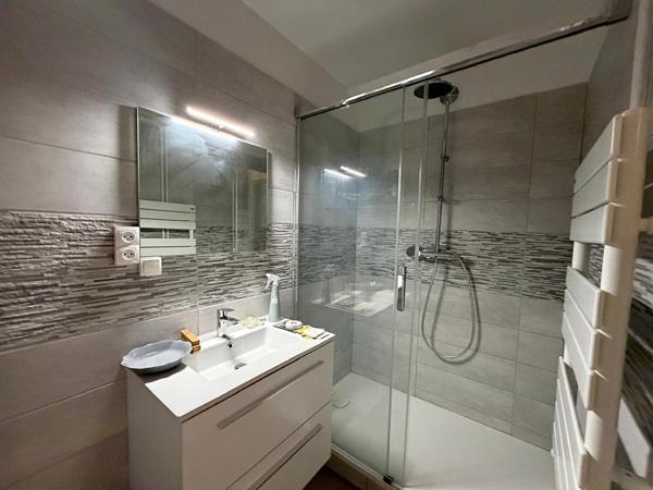 AVARICUM - APPARTEMENT 49 M² RÉNOVÉ AVEC BALCON