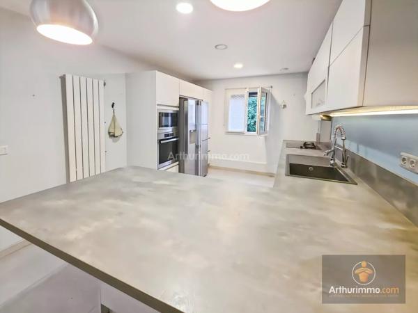 Vente                                                      Maison
                        
                     7 pièces                      142 m2                     à Bondoufle