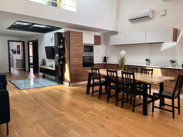 Rue des Changes – Rare T4 de 109 m² au dernier étage