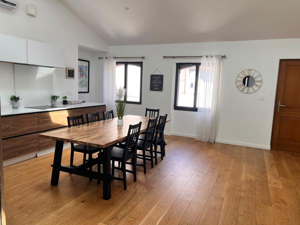 Rue des Changes – Rare T4 de 109 m² au dernier étage