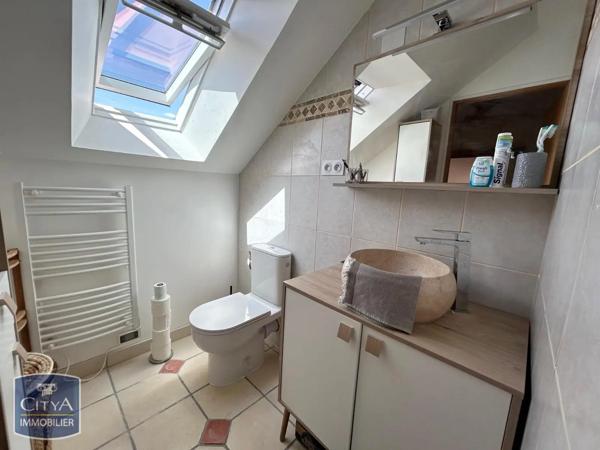 Maison à louer 3 pièces 72.24m² Bellevigne-les-Châteaux (49400)