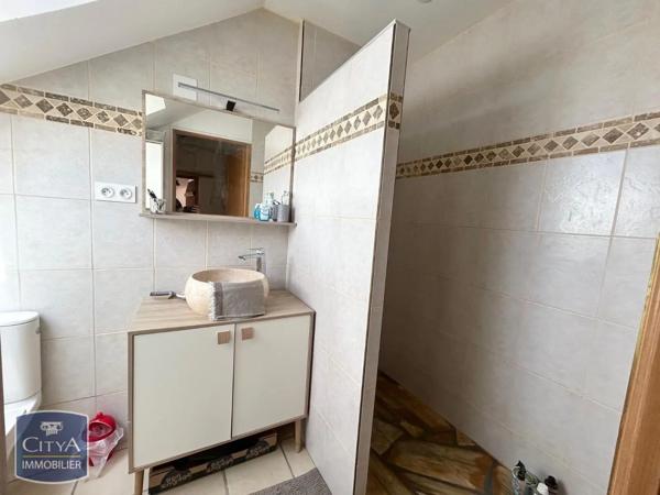 Maison à louer 3 pièces 72.24m² Bellevigne-les-Châteaux (49400)