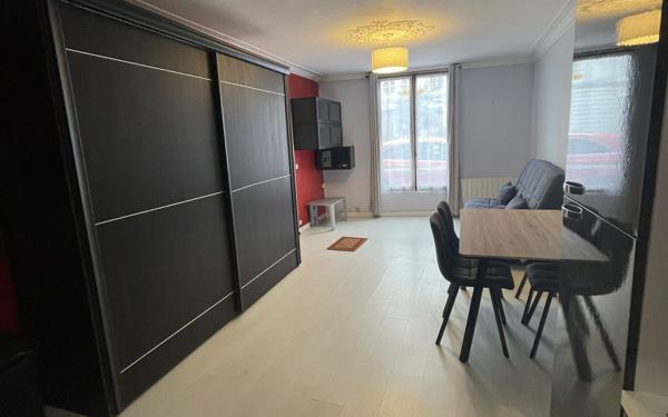 Appartement à louer    1 pièce • 26,75 m2 Étampes