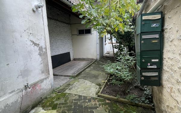 Appartement à louer    1 pièce • 26,75 m2 Étampes