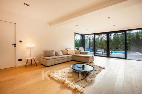Villa contemporaine avec piscine