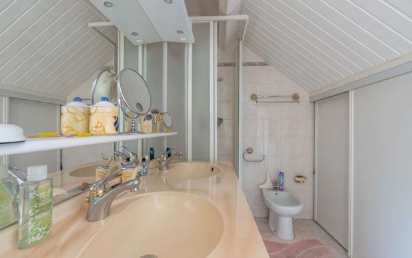 Maison à vendre    5 pièces • 121 m2 Ormesson-sur-Marne