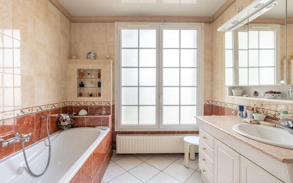 Maison à vendre    5 pièces • 121 m2 Ormesson-sur-Marne