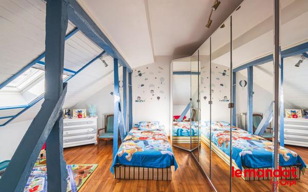 Maison à vendre    7 pièces •  Saint-Martin-d'Ablois