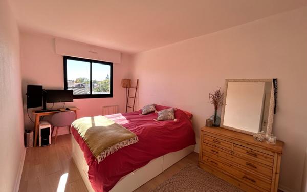 Appartement à vendre    2 pièces •  Talence