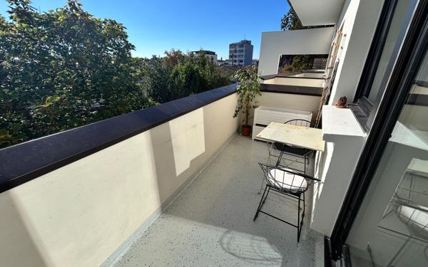 Appartement à vendre    2 pièces •  Talence