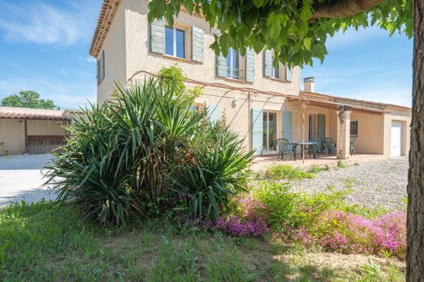 Villa 4 chambres , jardin piscine et garage