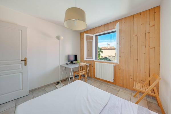 Villa 4 chambres , jardin piscine et garage