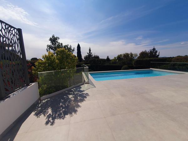 Secteur privilégié Villa rénovée Piscine Vue mer