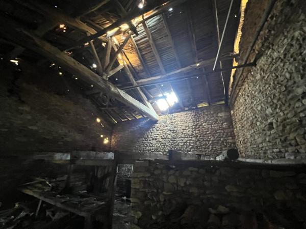 Grange à vendre |  Nanteuil-en-Vallée |  1 pièce