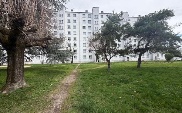 Appartement à vendre    3 pièces • 53 m2 Saint-Égrève