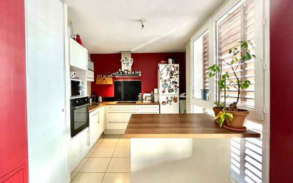 Appartement à vendre    3 pièces • 68,17 m2 Bègles